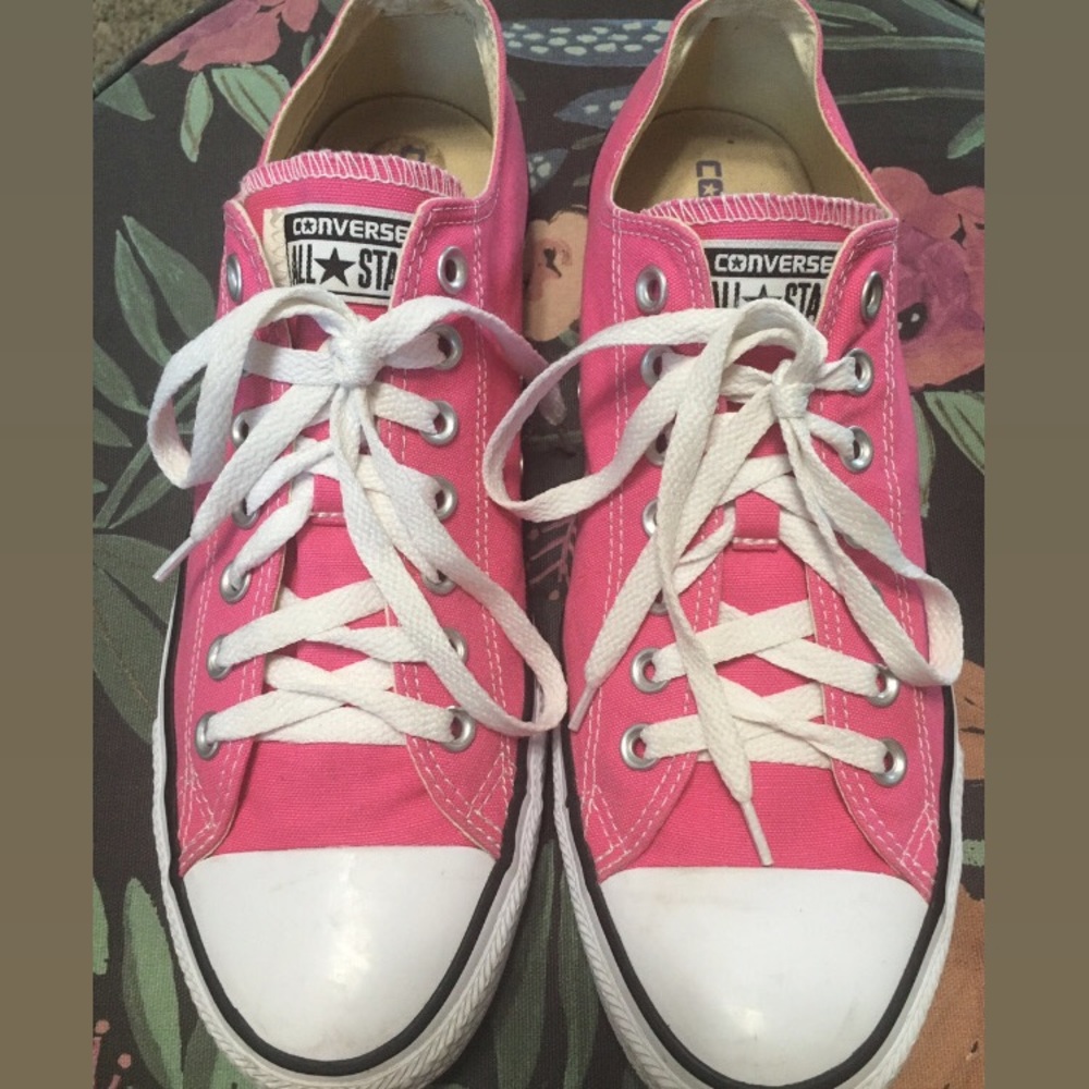 Pink Converse size 10.5 men’s women’s 12.5